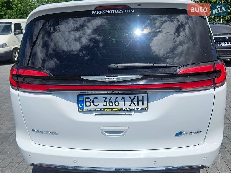 Мінівен Chrysler Pacifica 2022 в Львові