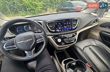 Мінівен Chrysler Pacifica 2022 в Львові