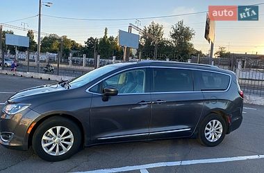 Мінівен Chrysler Pacifica 2019 в Одесі