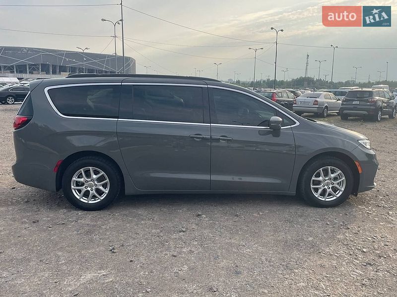 Минивэн Chrysler Pacifica 2022 в Львове
