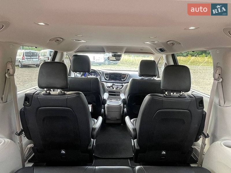Минивэн Chrysler Pacifica 2022 в Львове