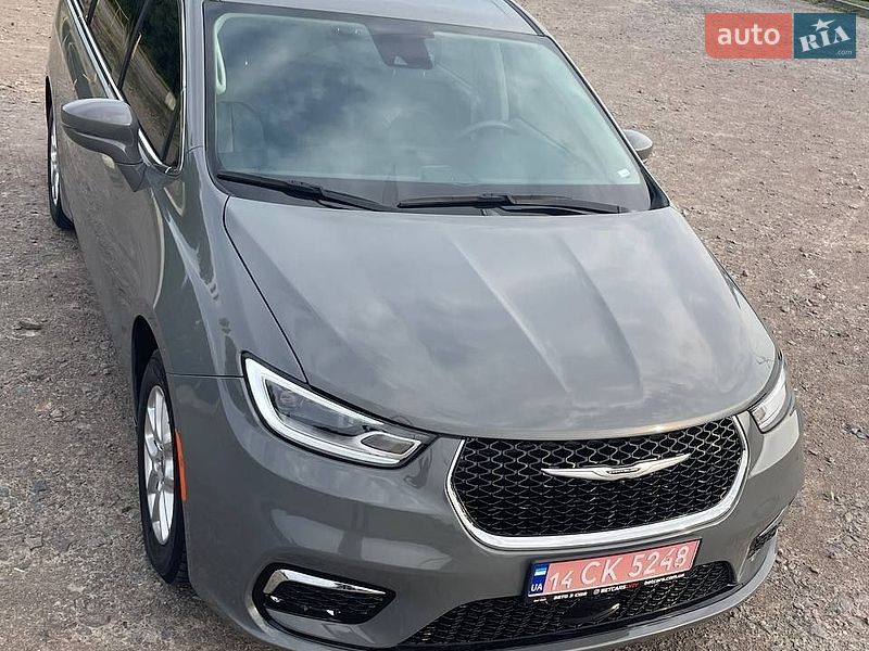 Минивэн Chrysler Pacifica 2022 в Львове
