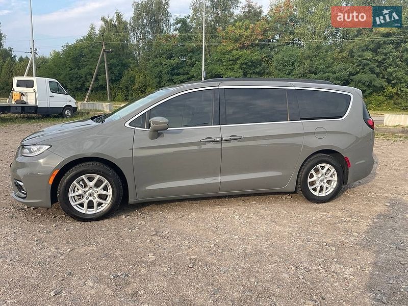 Минивэн Chrysler Pacifica 2022 в Львове