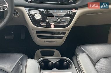 Минивэн Chrysler Pacifica 2022 в Львове