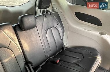 Минивэн Chrysler Pacifica 2022 в Львове