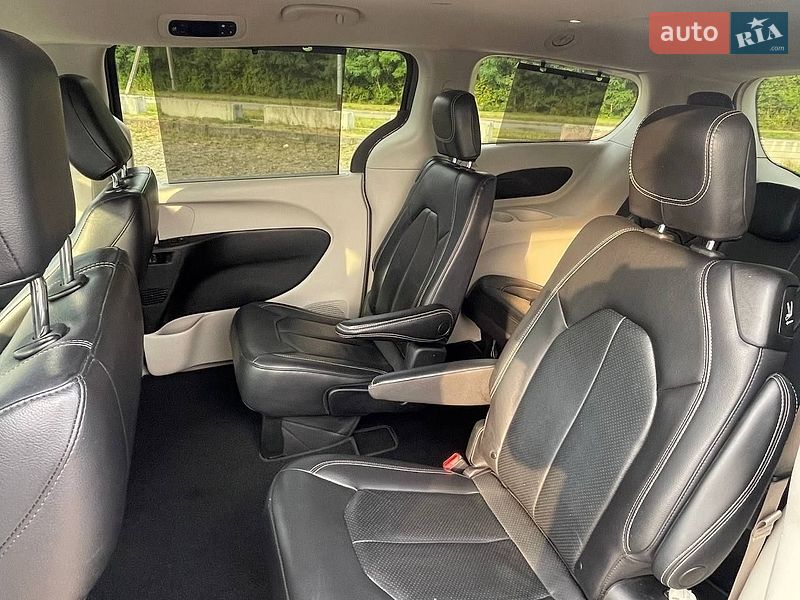 Минивэн Chrysler Pacifica 2022 в Львове