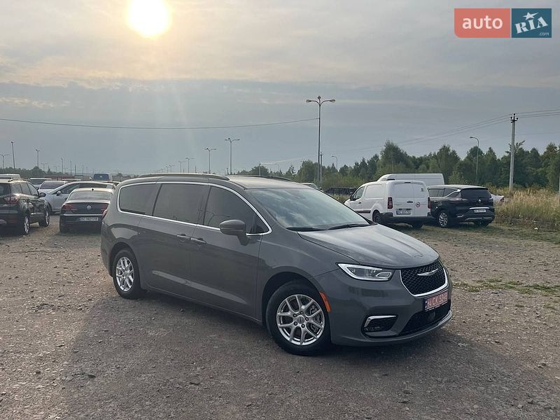 Минивэн Chrysler Pacifica 2022 в Львове