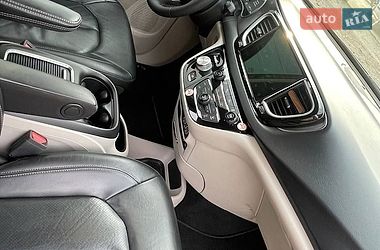 Минивэн Chrysler Pacifica 2022 в Львове