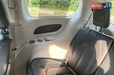 Минивэн Chrysler Pacifica 2022 в Львове