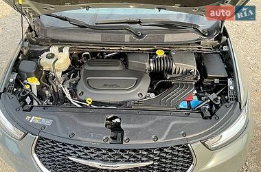 Минивэн Chrysler Pacifica 2022 в Львове