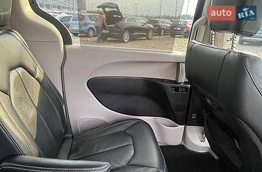 Минивэн Chrysler Pacifica 2022 в Львове