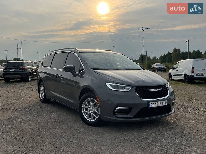 Минивэн Chrysler Pacifica 2022 в Львове