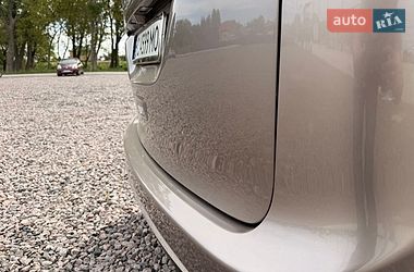 Внедорожник / Кроссовер Chrysler Pacifica 2017 в Львове