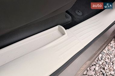 Внедорожник / Кроссовер Chrysler Pacifica 2017 в Львове