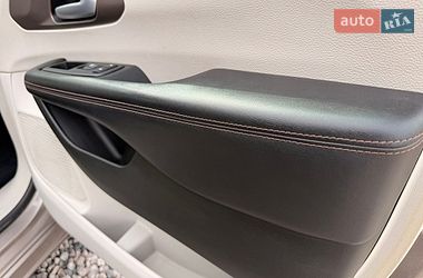 Внедорожник / Кроссовер Chrysler Pacifica 2017 в Львове