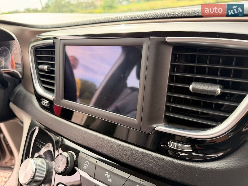 Внедорожник / Кроссовер Chrysler Pacifica 2017 в Львове
