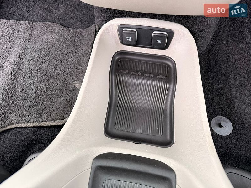Внедорожник / Кроссовер Chrysler Pacifica 2017 в Львове