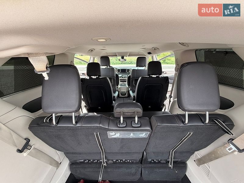 Внедорожник / Кроссовер Chrysler Pacifica 2017 в Львове