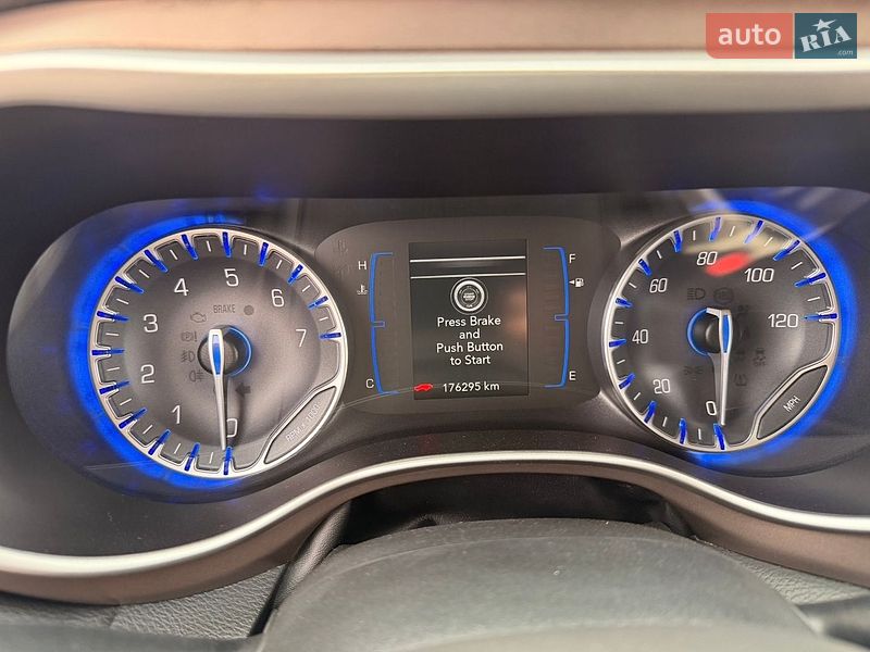 Внедорожник / Кроссовер Chrysler Pacifica 2017 в Львове
