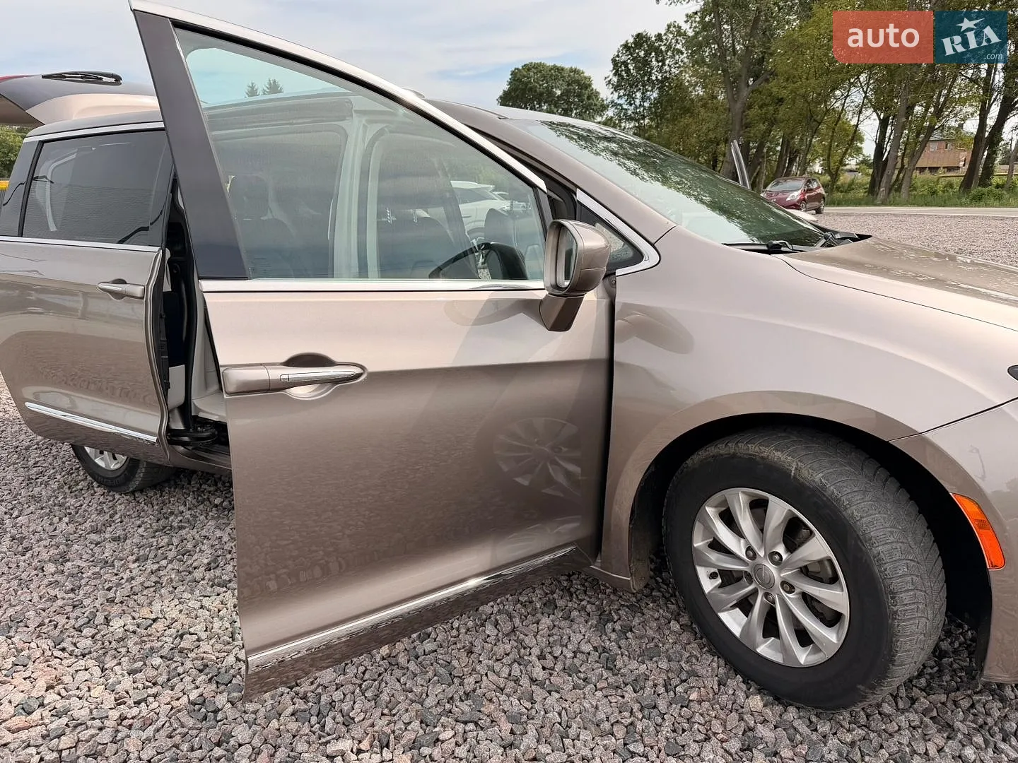2017 Chrysler Pacifica - мініатюра 11