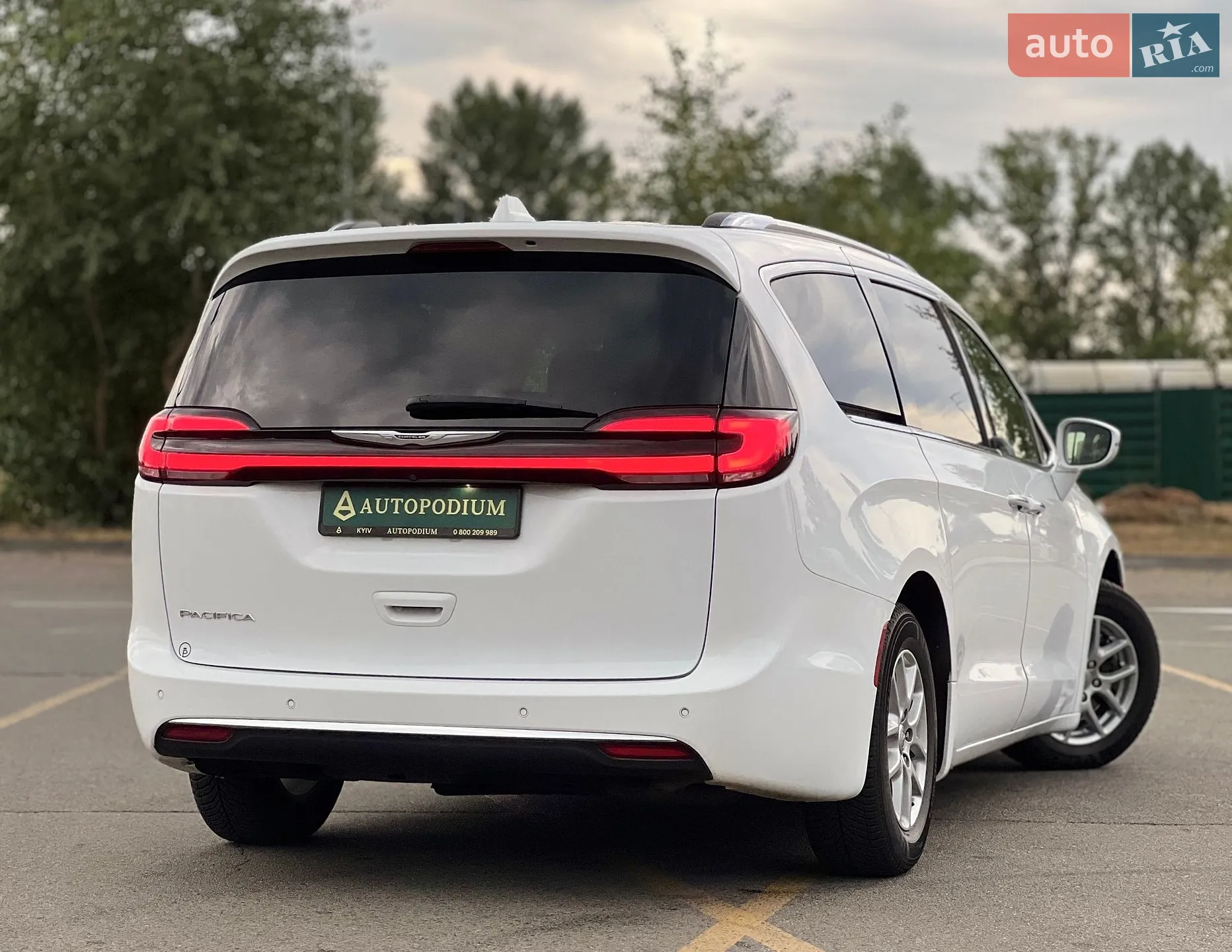 2021 Chrysler Pacifica - мініатюра 3