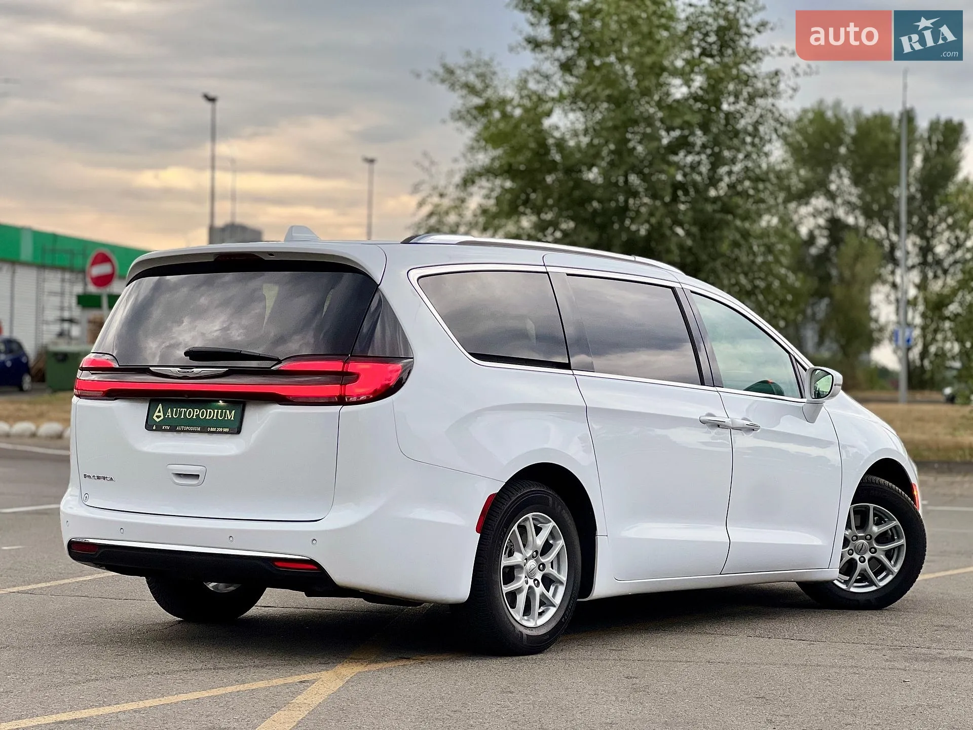 2021 Chrysler Pacifica - мініатюра 4