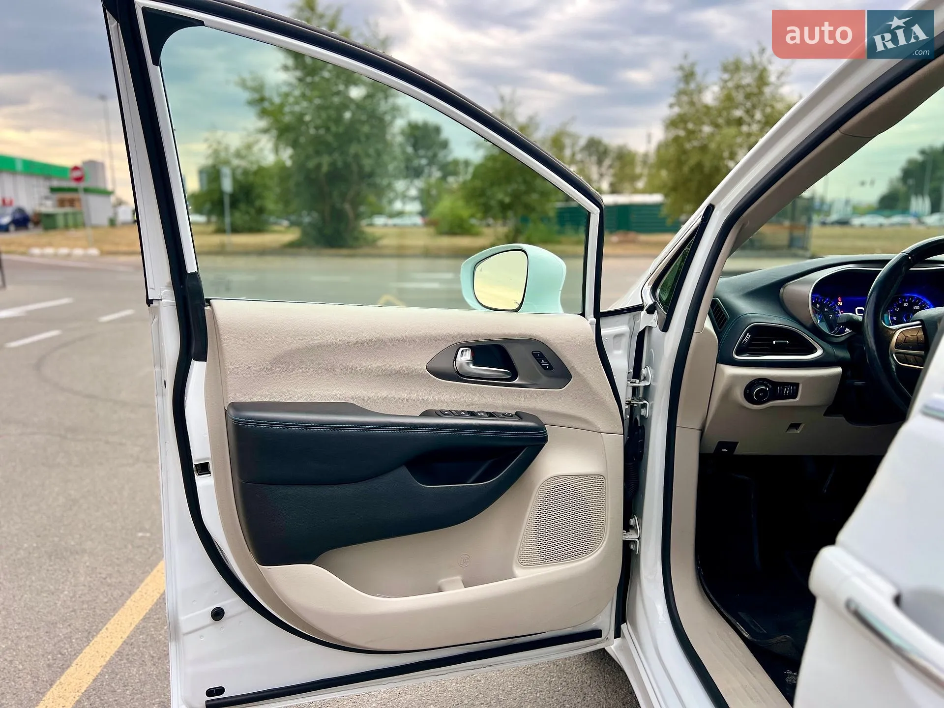 2021 Chrysler Pacifica - мініатюра 16