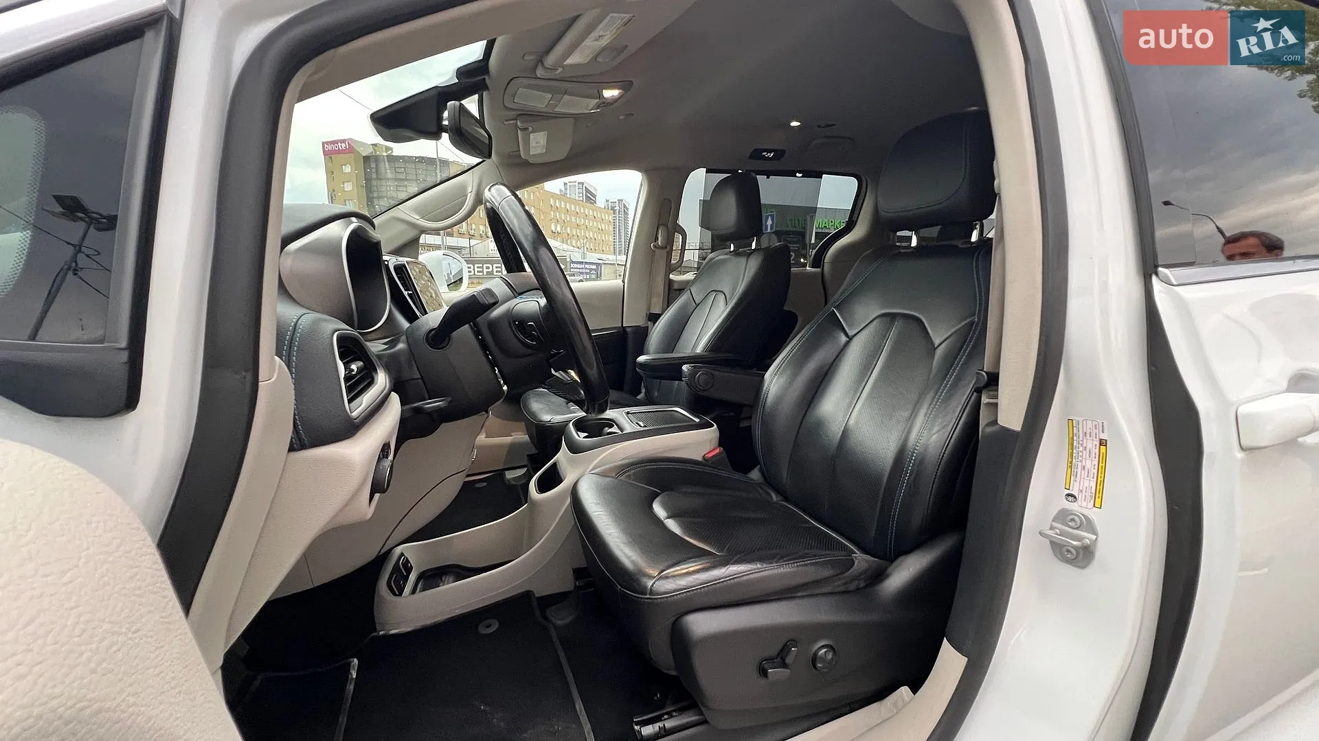 2021 Chrysler Pacifica - мініатюра 21