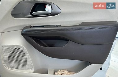 Мінівен Chrysler Pacifica 2017 в Одесі фото 18 Мінівен Chrysler Pacifica 2017 в Одесі
