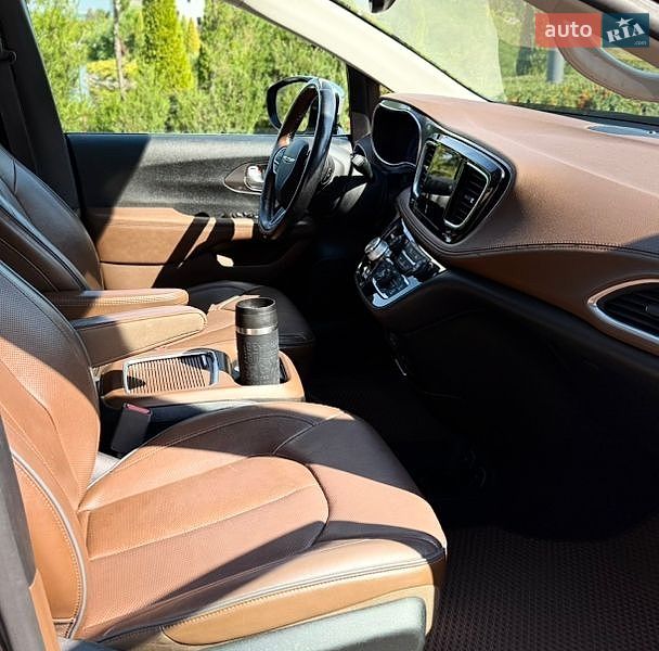 Минивэн Chrysler Pacifica 2016 в Днепре фото 17 Минивэн Chrysler Pacifica 2016 в Днепре