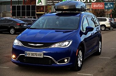 Минивэн Chrysler Pacifica 2018 в Черкассах