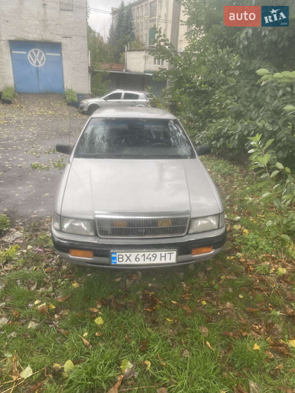 Седан Chrysler Saratoga 1990 в 