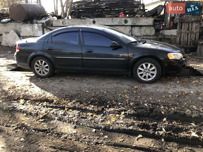 Седан Chrysler Sebring 2004 в Києві