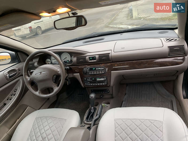 Седан Chrysler Sebring 2006 в Коломые