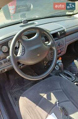 Седан Chrysler Sebring 2004 в Днепре