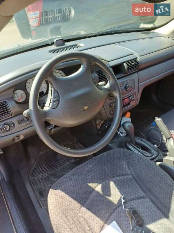 Седан Chrysler Sebring 2004 в Днепре
