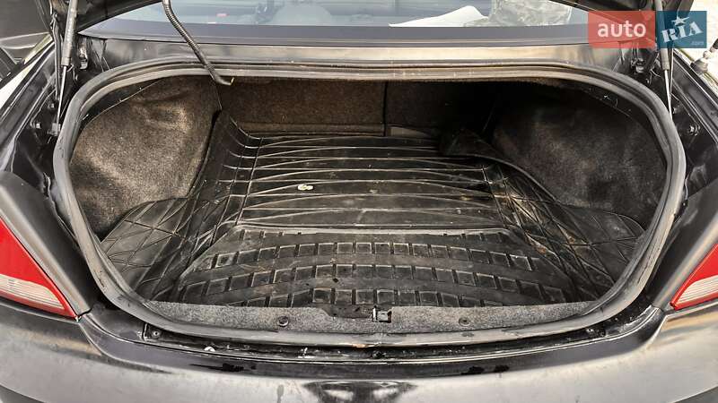Седан Chrysler Sebring 2004 в Вышгороде