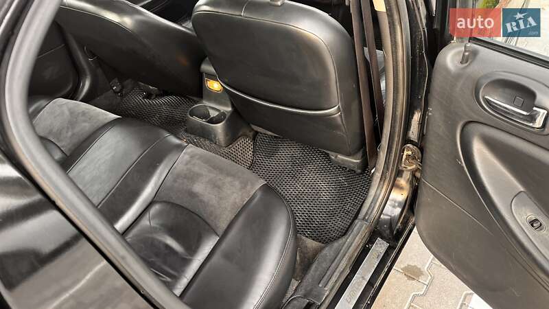 Седан Chrysler Sebring 2004 в Вышгороде