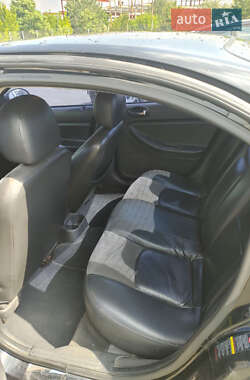 Седан Chrysler Sebring 2004 в 