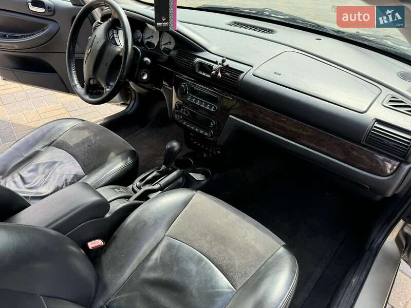Седан Chrysler Sebring 2006 в Судовой Вишне