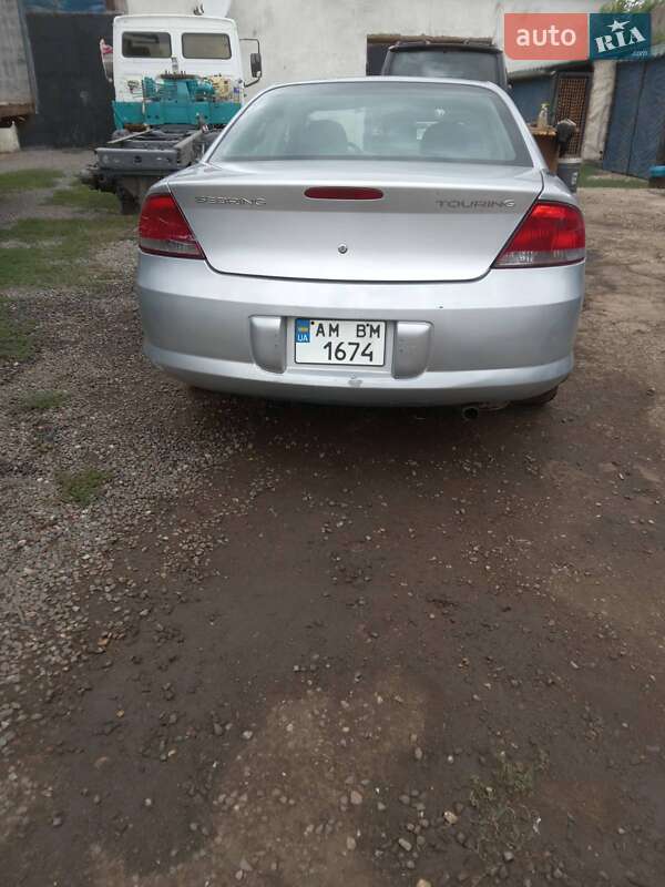 Седан Chrysler Sebring 2004 в Овидиополе
