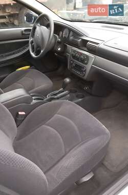 Седан Chrysler Sebring 2004 в 