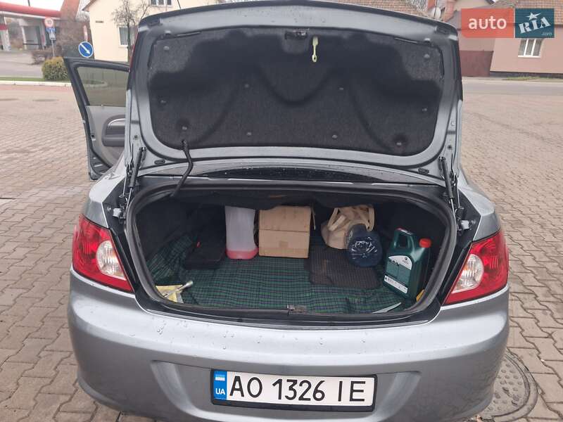 Седан Chrysler Sebring 2006 в Мукачево