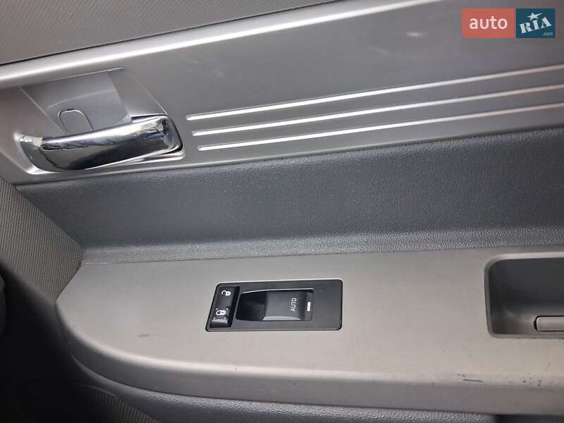 Седан Chrysler Sebring 2006 в Мукачево