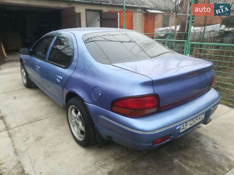 Седан Chrysler Stratus 1995 в Виннице