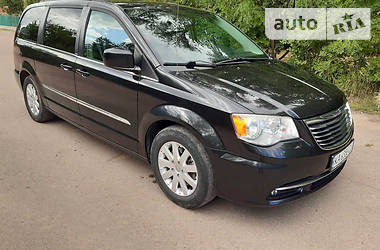 Мінівен Chrysler Town & Country 2014 в Києві