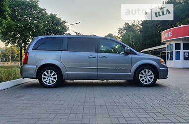 Минивэн Chrysler Town & Country 2016 в Киеве