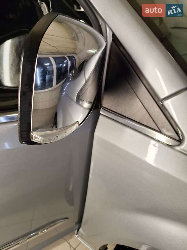 Мінівен Chrysler Town & Country 2013 в Києві