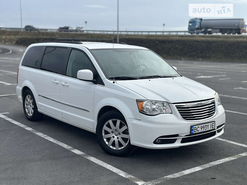 Минивэн Chrysler Town & Country 2014 в Львове