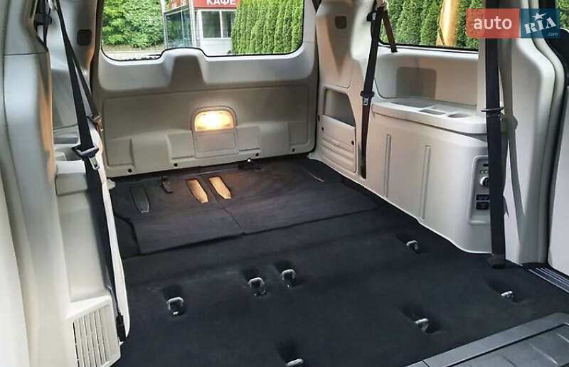 Минивэн Chrysler Town & Country 2014 в Киеве